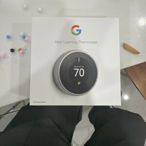 Google Nest Learning Thermostat - Black and Silver